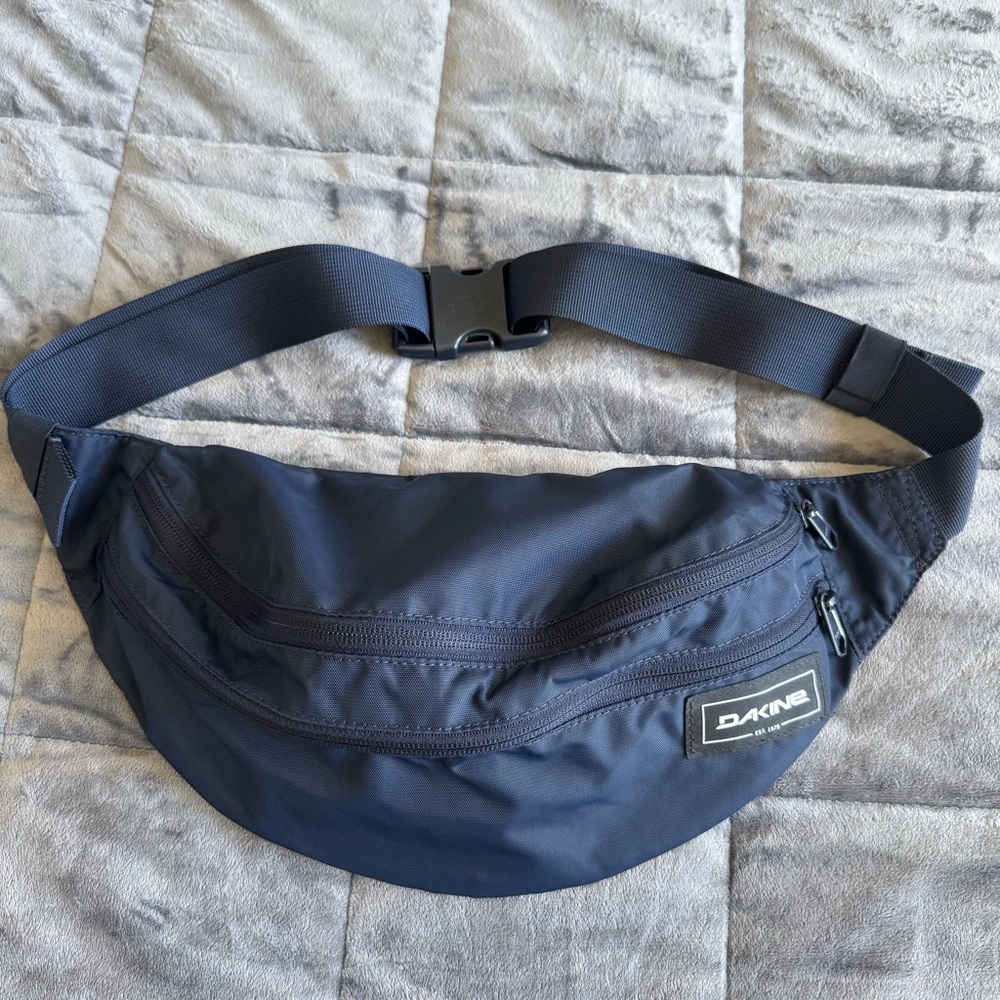 Dakine Dark Blue Belt Bag